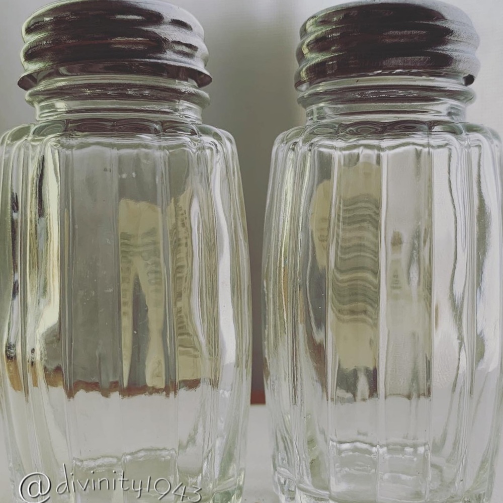 ItalianRetro• NewWithTags🧂Salt & Pepper•Shakers